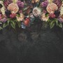 Dunkle Rankenblüten und Pfingstrosen-Fototapete